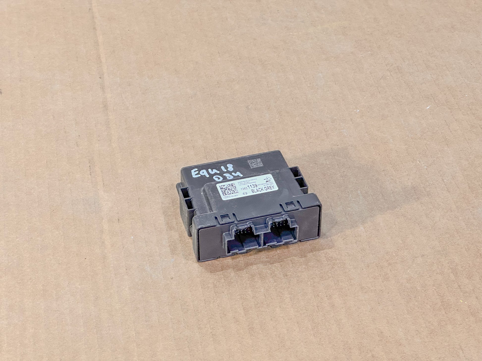2017-2018 Chevrolet Equinox Assist Control Module 13521139 OEM - view 4