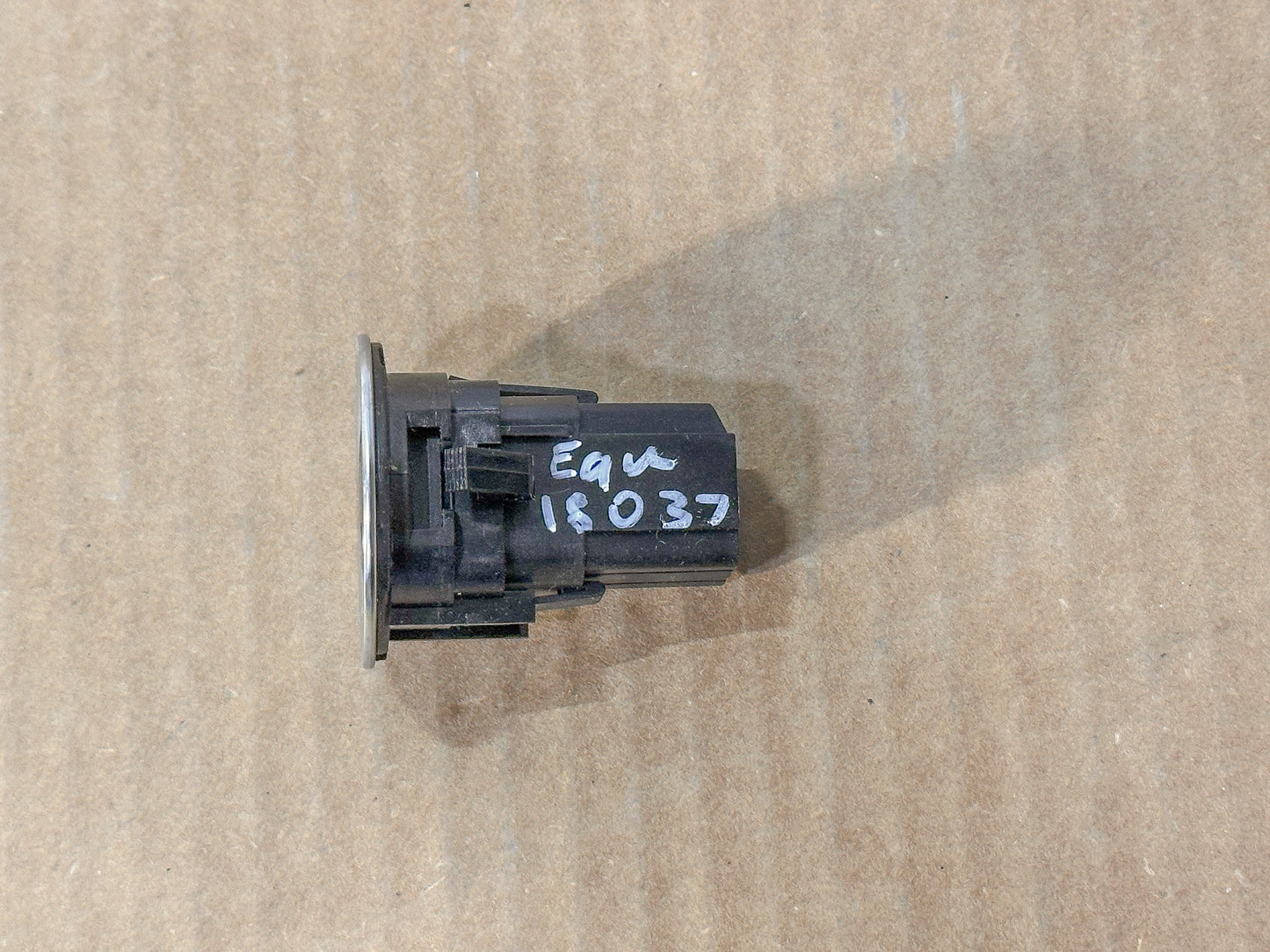 2016-2023 Chevrolet Equinox Ignition Engine Start Stop Switch Push Button 84179562 - view 2