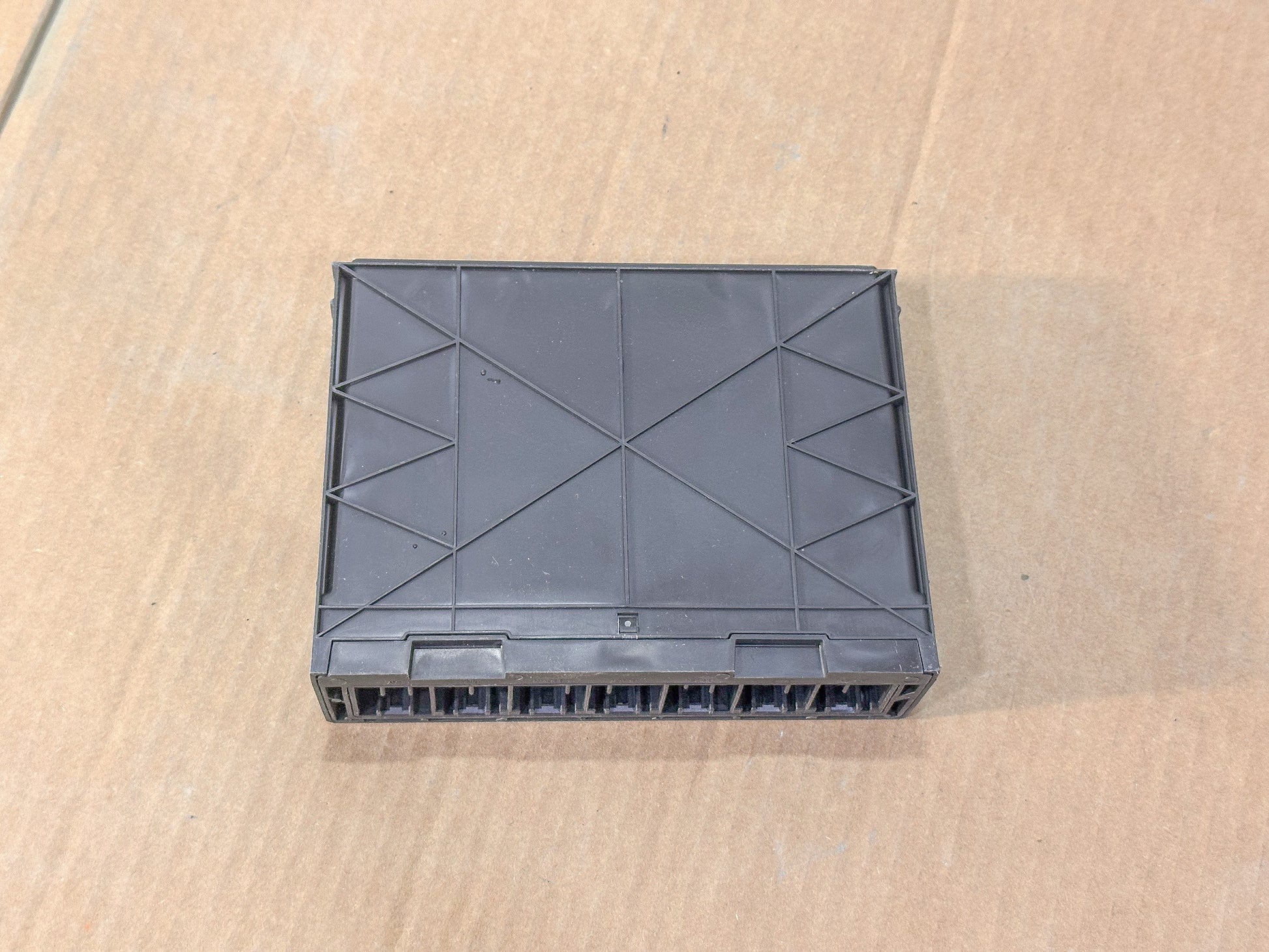 2018-2022 Chevrolet Equinox Body Control Module BCM 13522387 - view 2