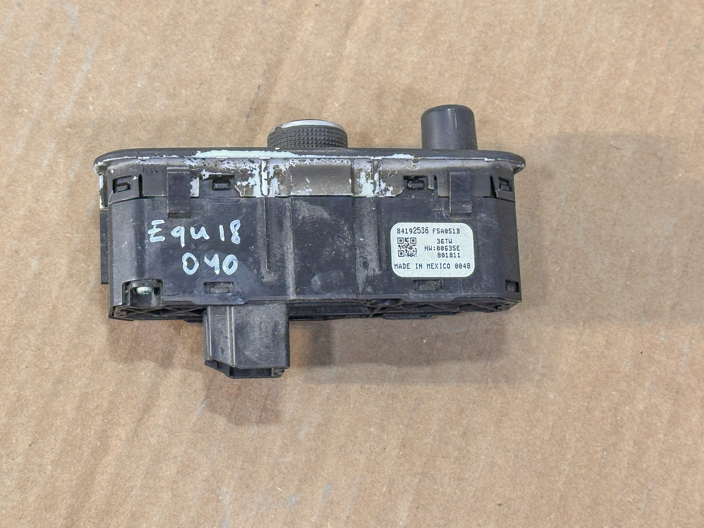 2016-2025 Chevrolet Equinox Dash Headlight Switch Control 84192536, 85643167, 22992801 - view 2