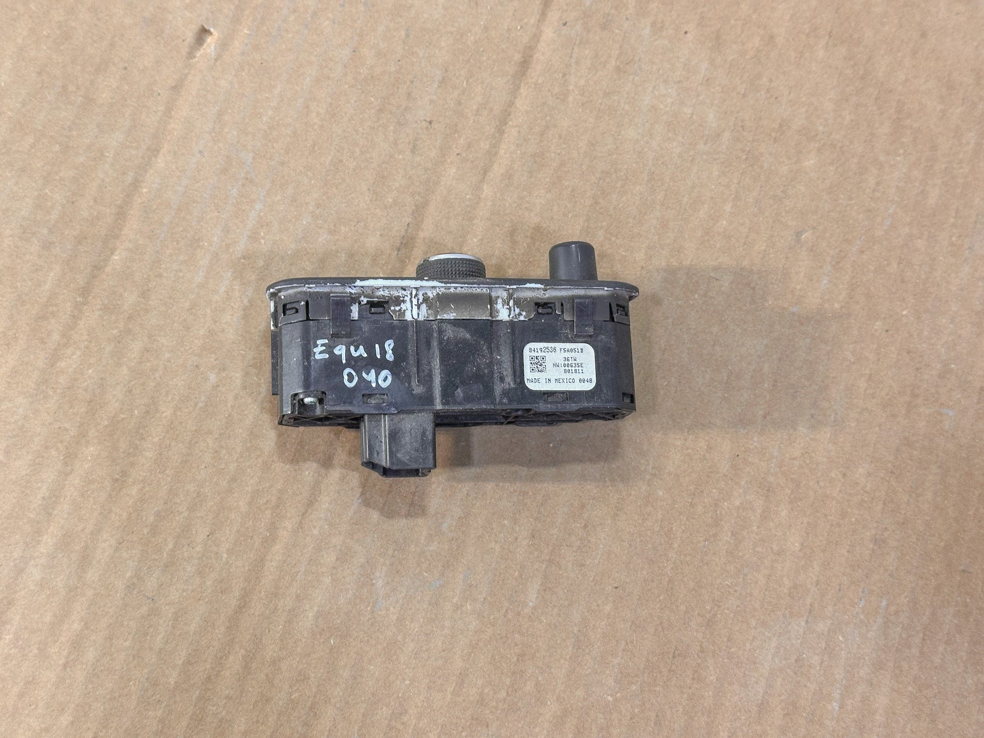 2016-2025 Chevrolet Equinox Dash Headlight Switch Control 84192536, 85643167, 22992801 - view 3