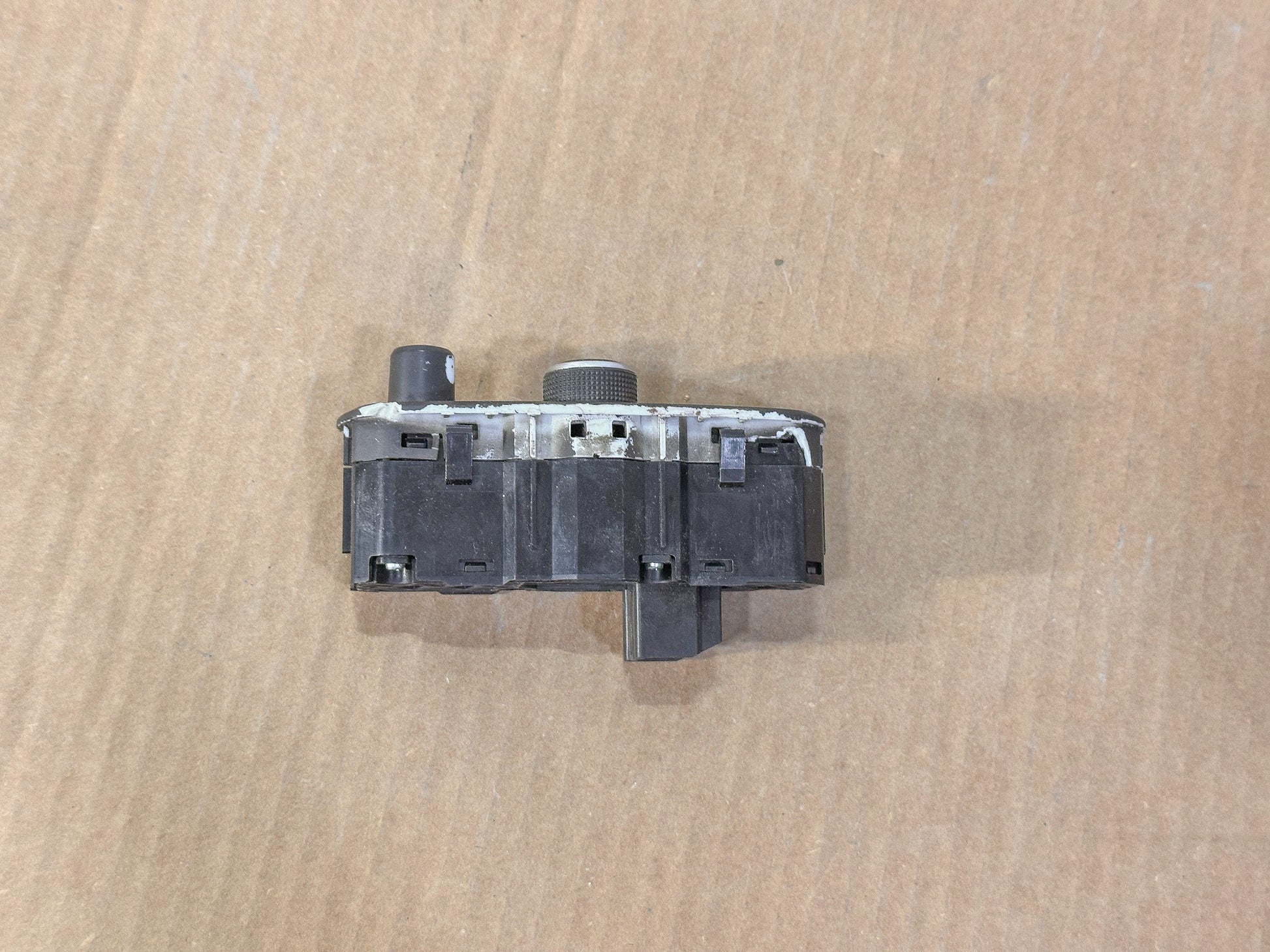 2016-2025 Chevrolet Equinox Dash Headlight Switch Control 84192536, 85643167, 22992801 - view 4