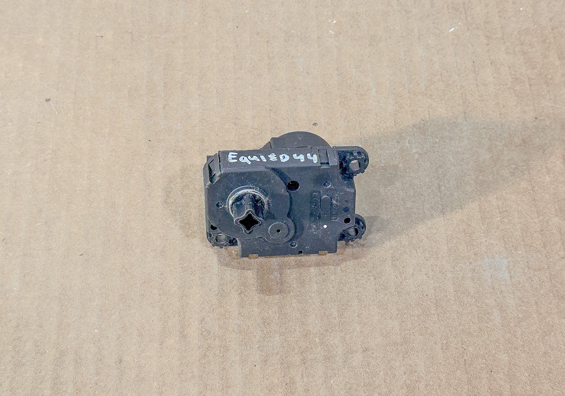 2016-2024 Chevrolet Equinox A/C Actuator 23155241 - view 3