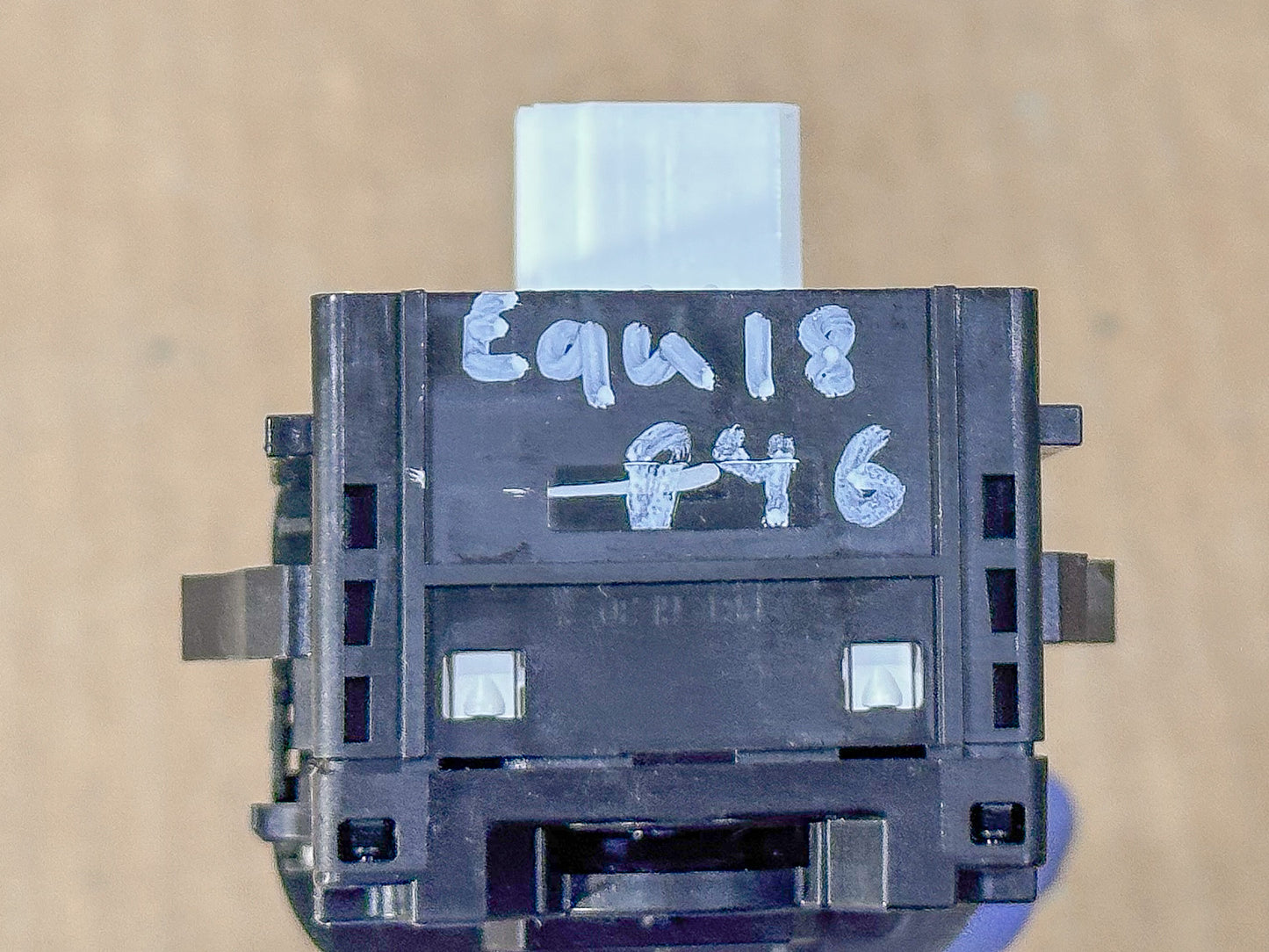 2017-2025 Chevrolet Equinox Windshield Wiper Combination Switch  84353931, 23117433, 84175592, 84414719, 85665127 - view 4