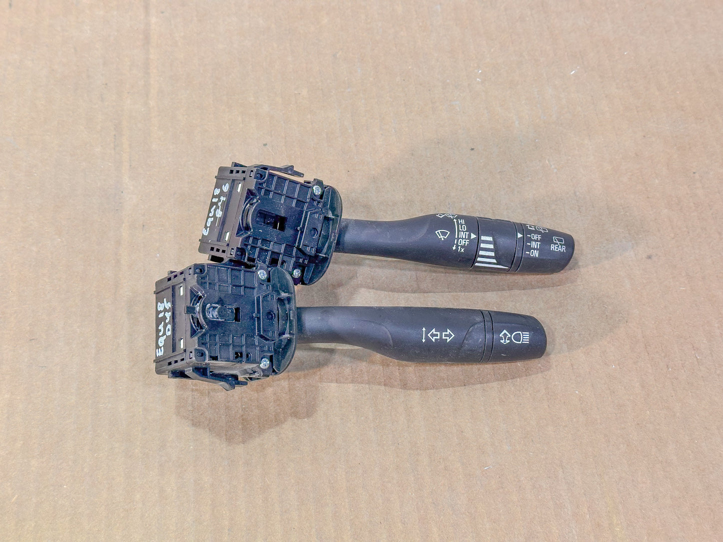 2017-2025 Chevrolet Equinox Windshield Wiper Combination Switch  84353931, 23117433, 84175592, 84414719, 85665127 - view 6