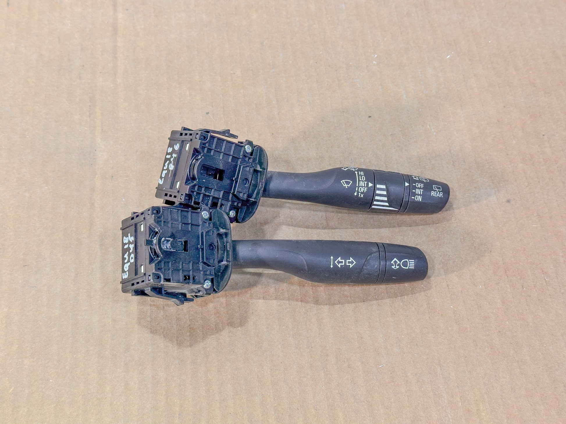 2017-2025 Chevrolet Equinox Windshield Wiper Combination Switch  84353931, 23117433, 84175592, 84414719, 85665127 - view 6