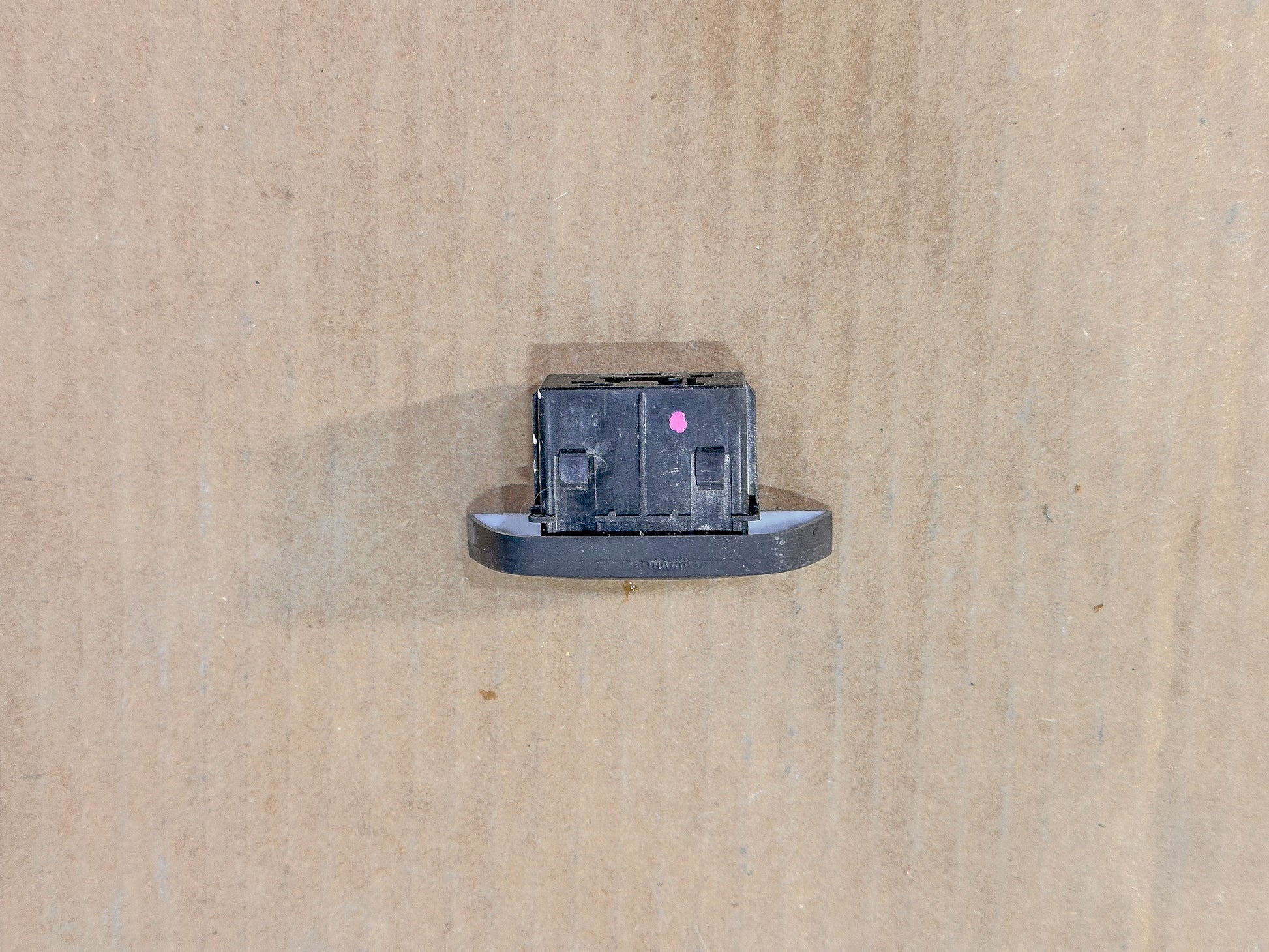 2018-2023 Chevrolet Equinox Hazard Warning Switch 13409820 - view 3