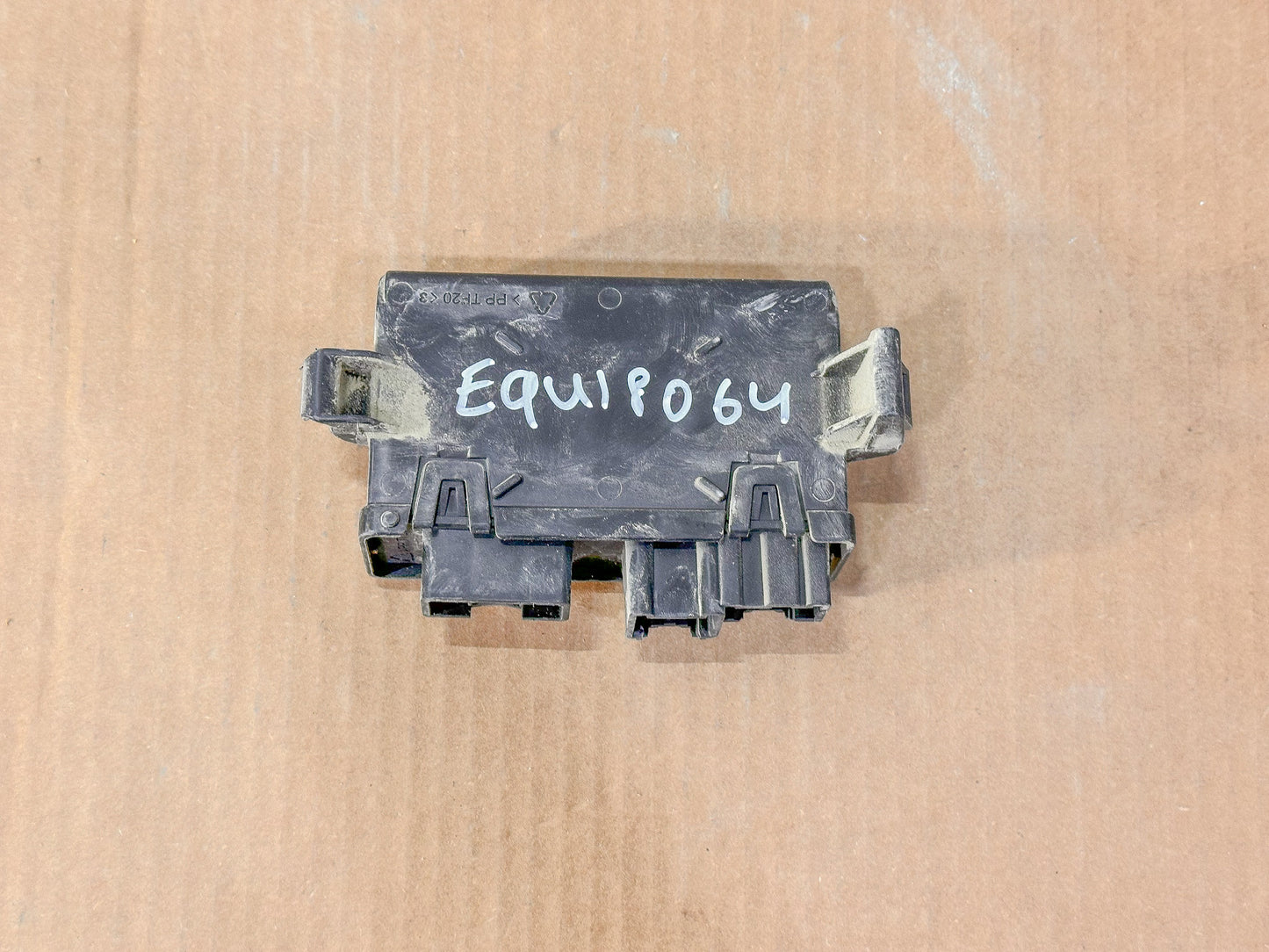2018-2024 Chevrolet Equinox Power Tailgate Liftgate Control Module OEM 84233603 - view 2