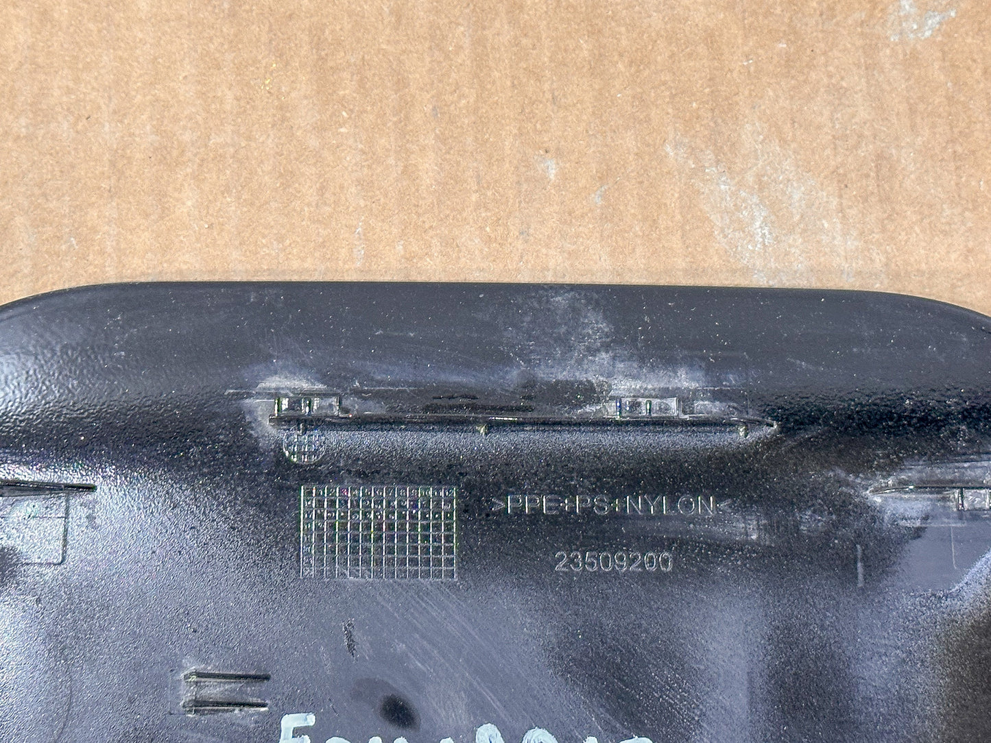 2018-2024 Chevrolet Equinox Fuel Tank Filler Door 23509200 - view 3