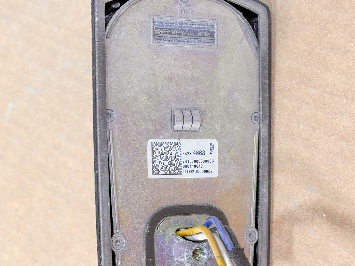 2018-2021 Chevrolet Equinox Roof Mounted Radio Antenna 84284668, 84130979, 84519329, 84884139, 84989802, 85595406 - view 2