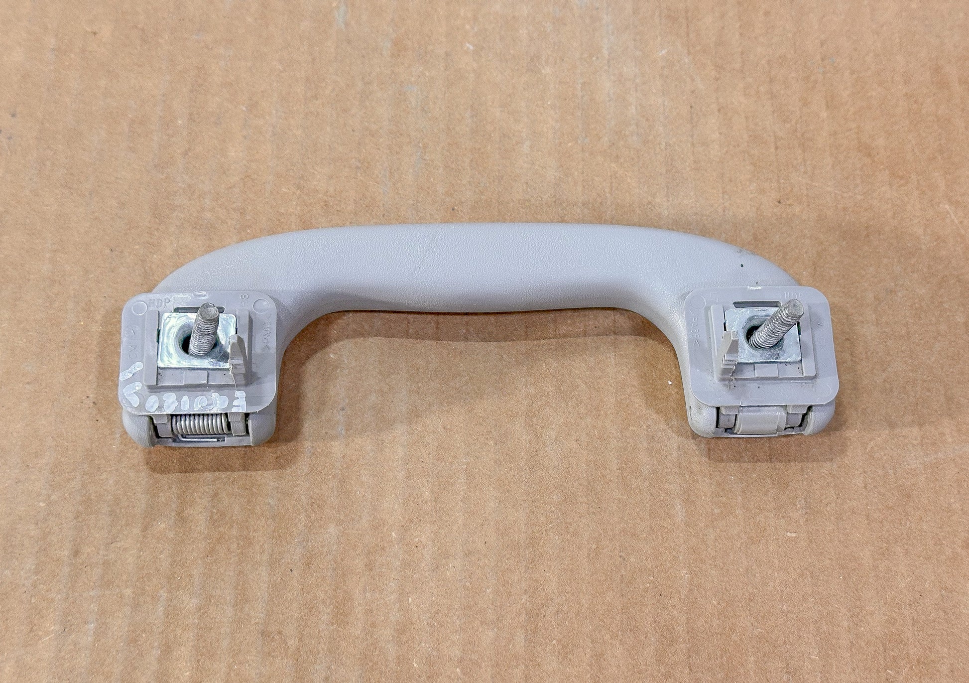 2018-2024 Chevrolet Equinox Roof Interior Grab Bar Handle 23203699 - view 2