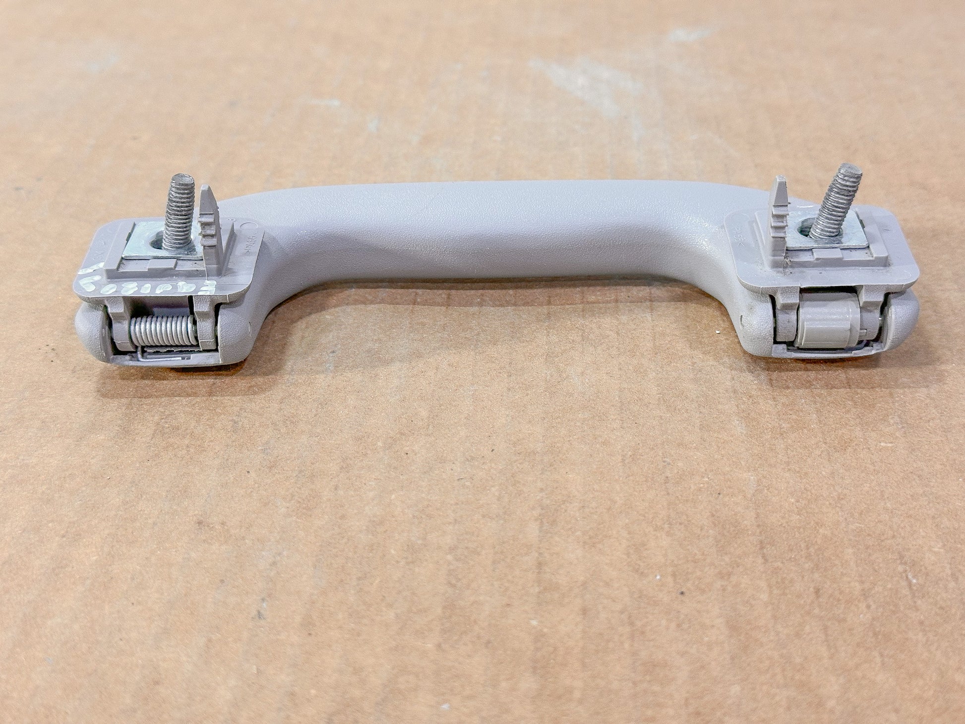 2018-2024 Chevrolet Equinox Roof Interior Grab Bar Handle 23203699 - view 3