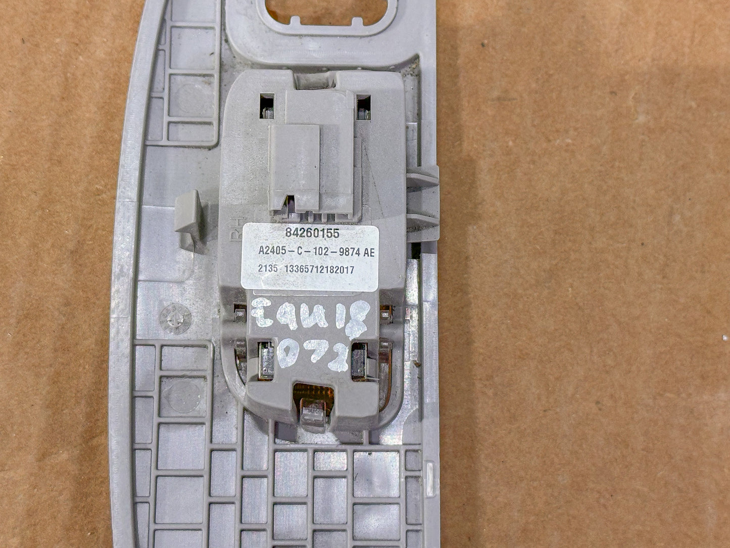 2018-2024 Chevrolet Equinox Right Passenger Side Reading Lamp 84260155, 42835075, 23302978 - view 2