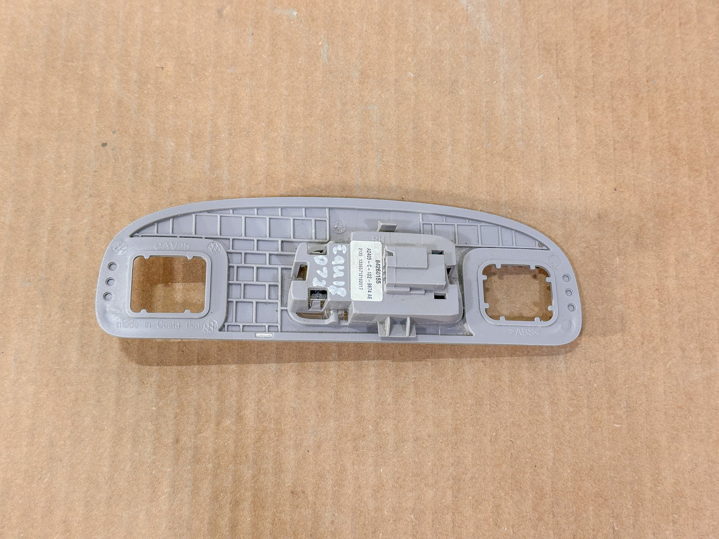 2018-2024 Chevrolet Equinox Right Passenger Side Reading Lamp 84260155, 42835075, 23302978 - view 3