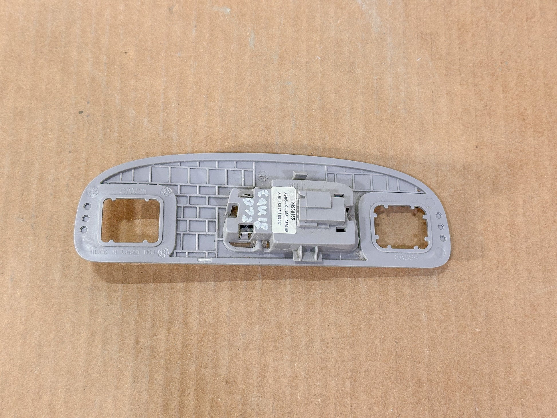 2018-2024 Chevrolet Equinox Right Passenger Side Reading Lamp 84260155, 42835075, 23302978 - view 3