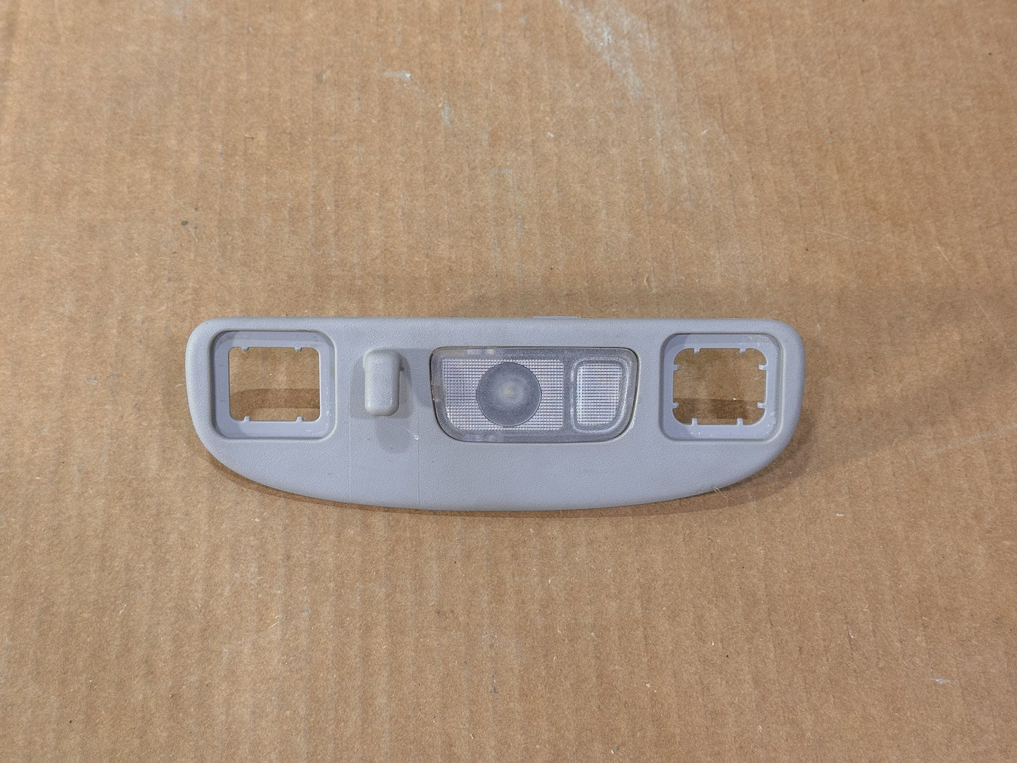 2018-2024 Chevrolet Equinox Right Passenger Side Reading Lamp 84260155, 42835075, 23302978