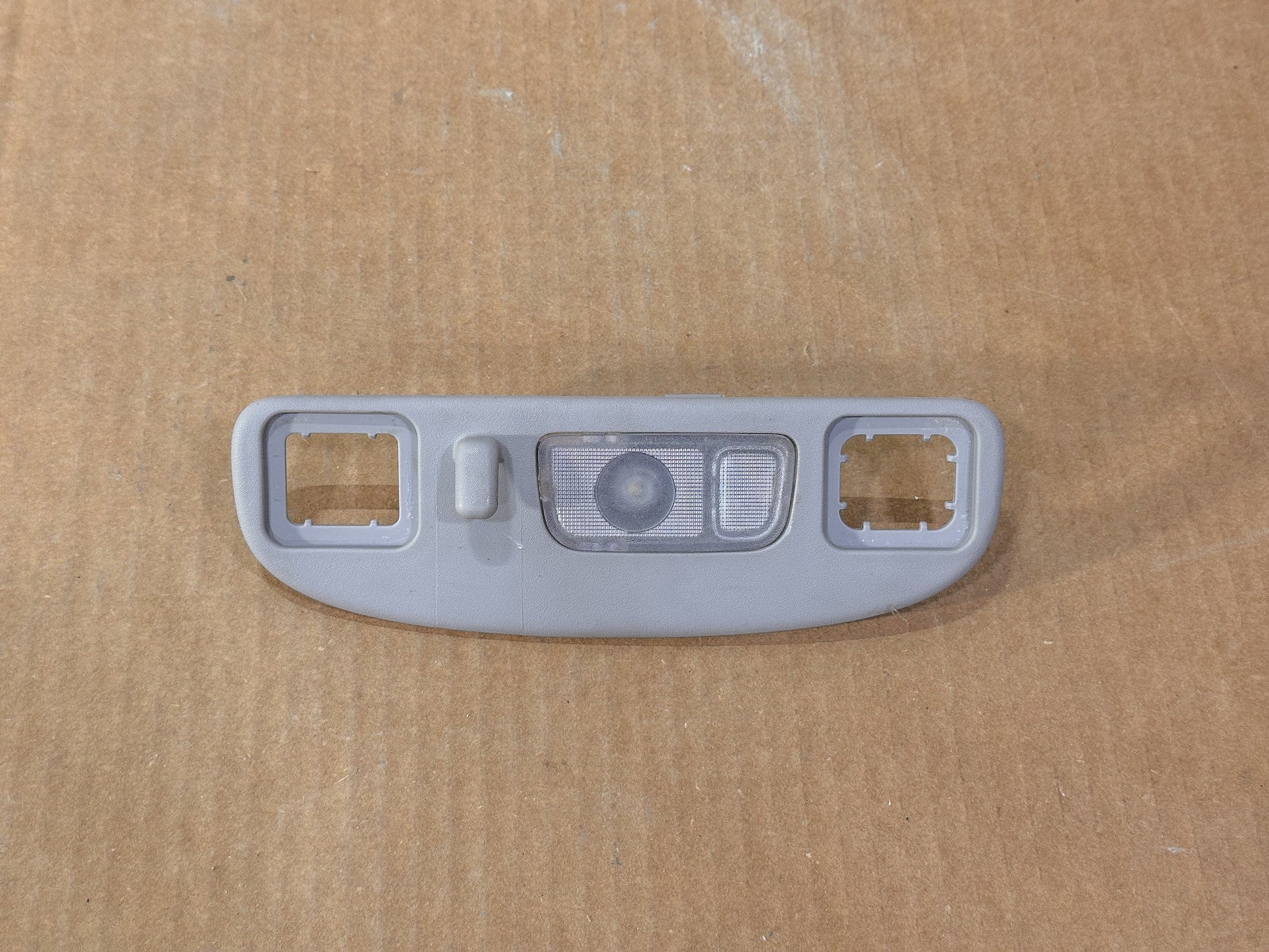 2018-2024 Chevrolet Equinox Right Passenger Side Reading Lamp 84260155, 42835075, 23302978