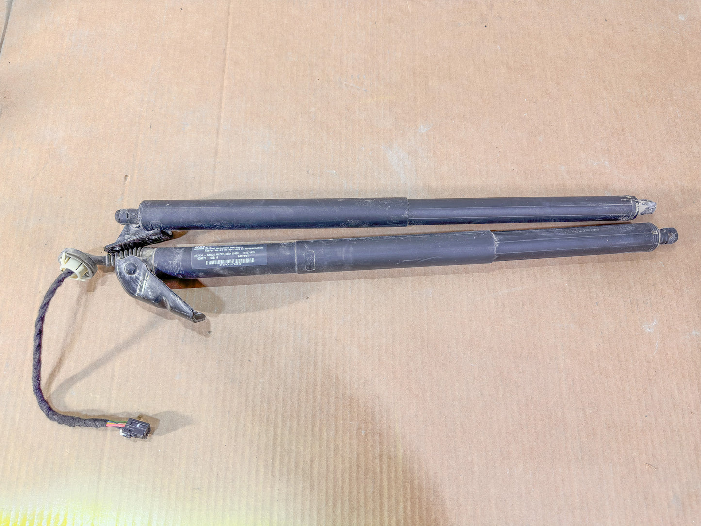 2018-2024 Chevrolet Equinox Tailgate Electric Lift Support Shock OEM 84178754, 84800899, 84470044, 84569355, 84781790 - view 8