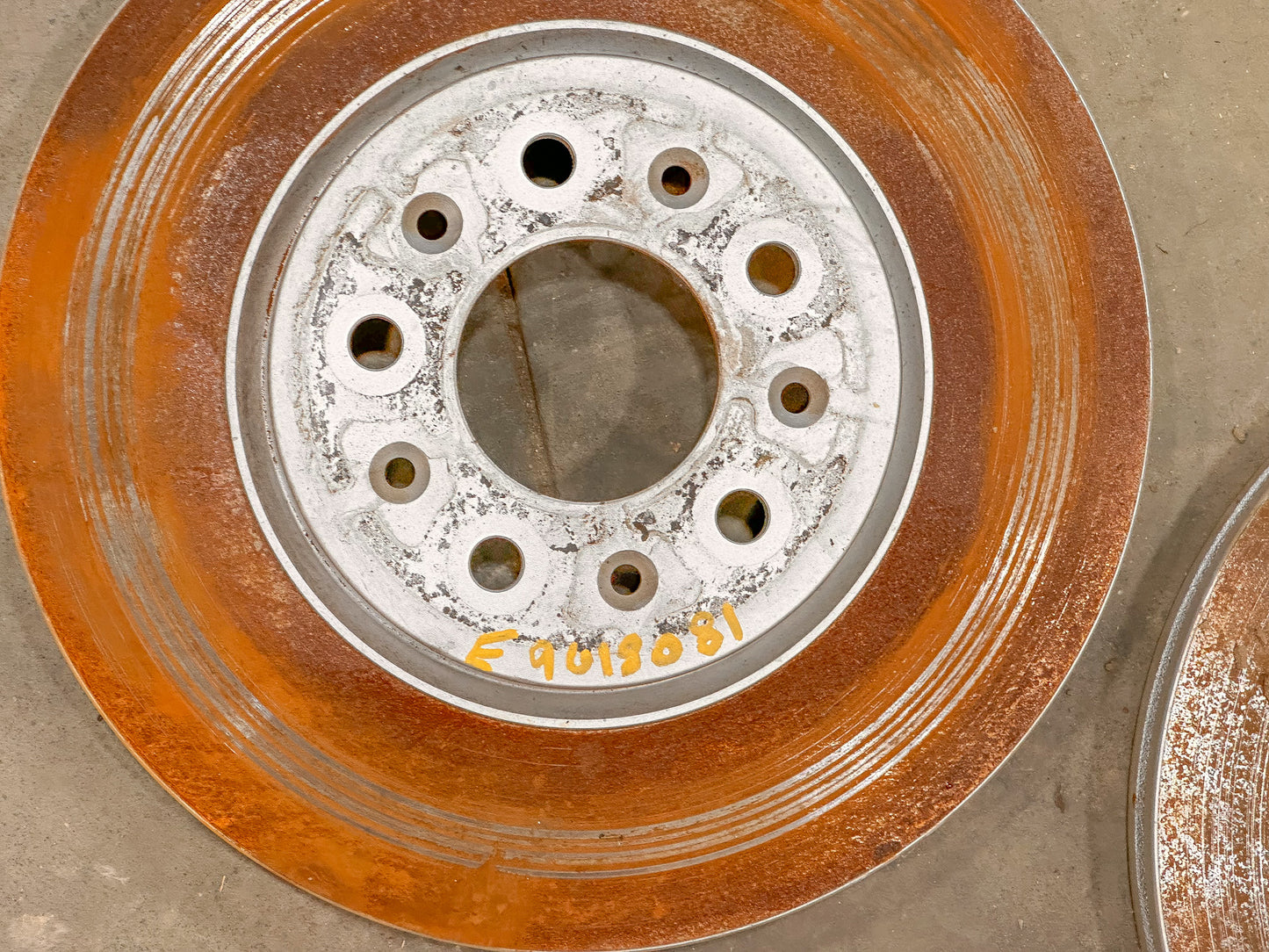 2018-2020 Chevrolet Equinox Front Disc Brake Rotors + Pads 12162132, 850243, 60045045, 580899R, 582000 - view 2