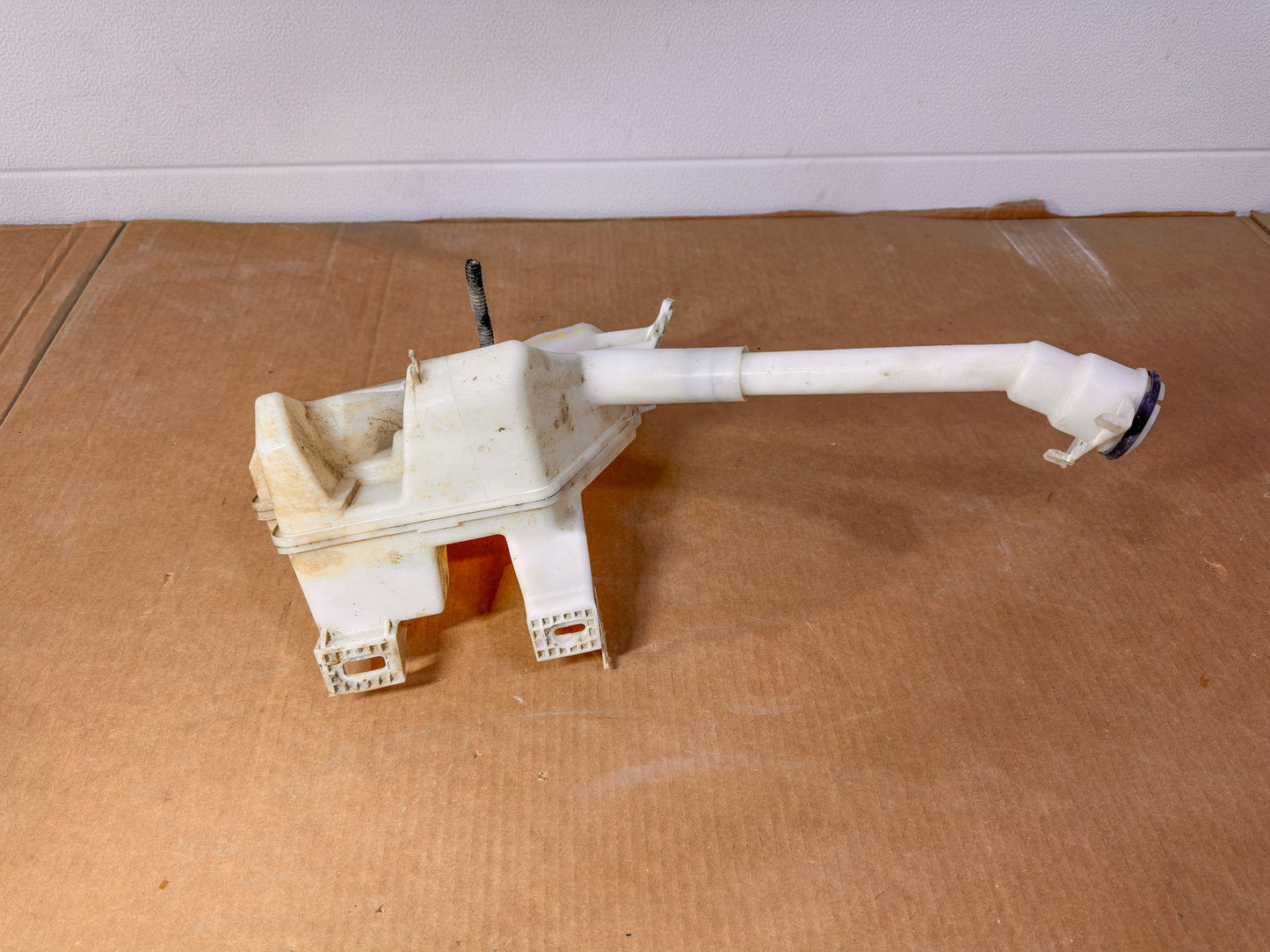 2016-2019 Chevrolet Cruze Windshield Washer Fluid Reservoir Tank OEM 84036025 - view 2