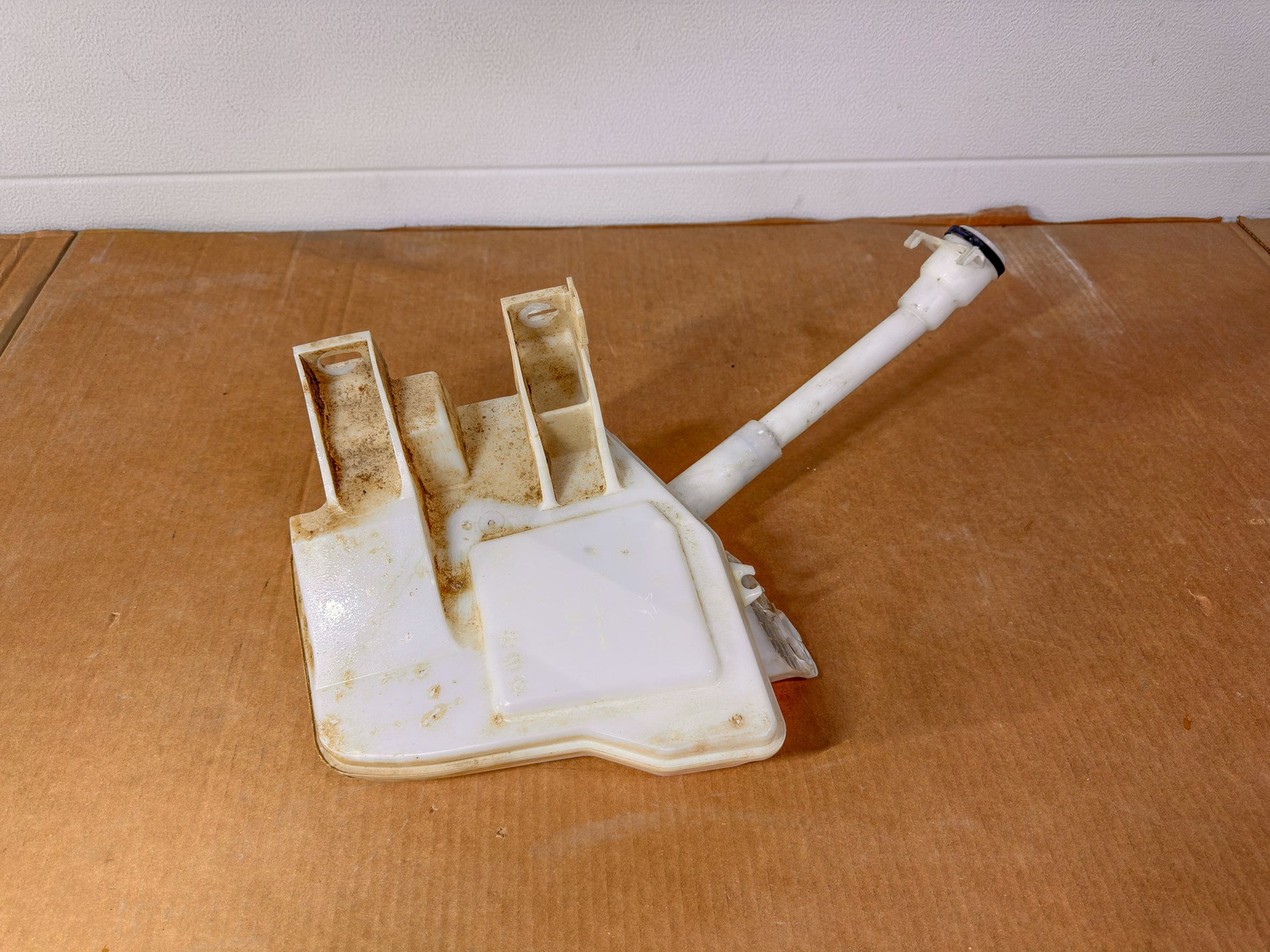 2016-2019 Chevrolet Cruze Windshield Washer Fluid Reservoir Tank OEM 84036025 - view 3